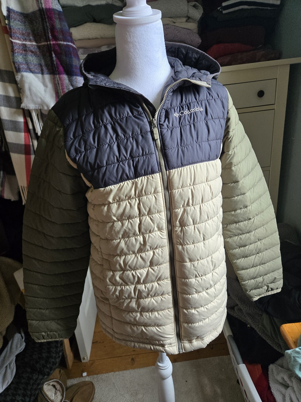 Columbia Womens's Hooded Puffer Jacket in Olive, Tan & Black